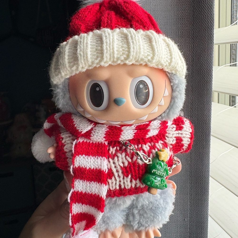 Christmas outfit for Labubu